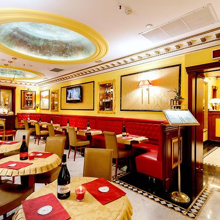 Hotel Manfredi Suite In Рим Екстериор снимка