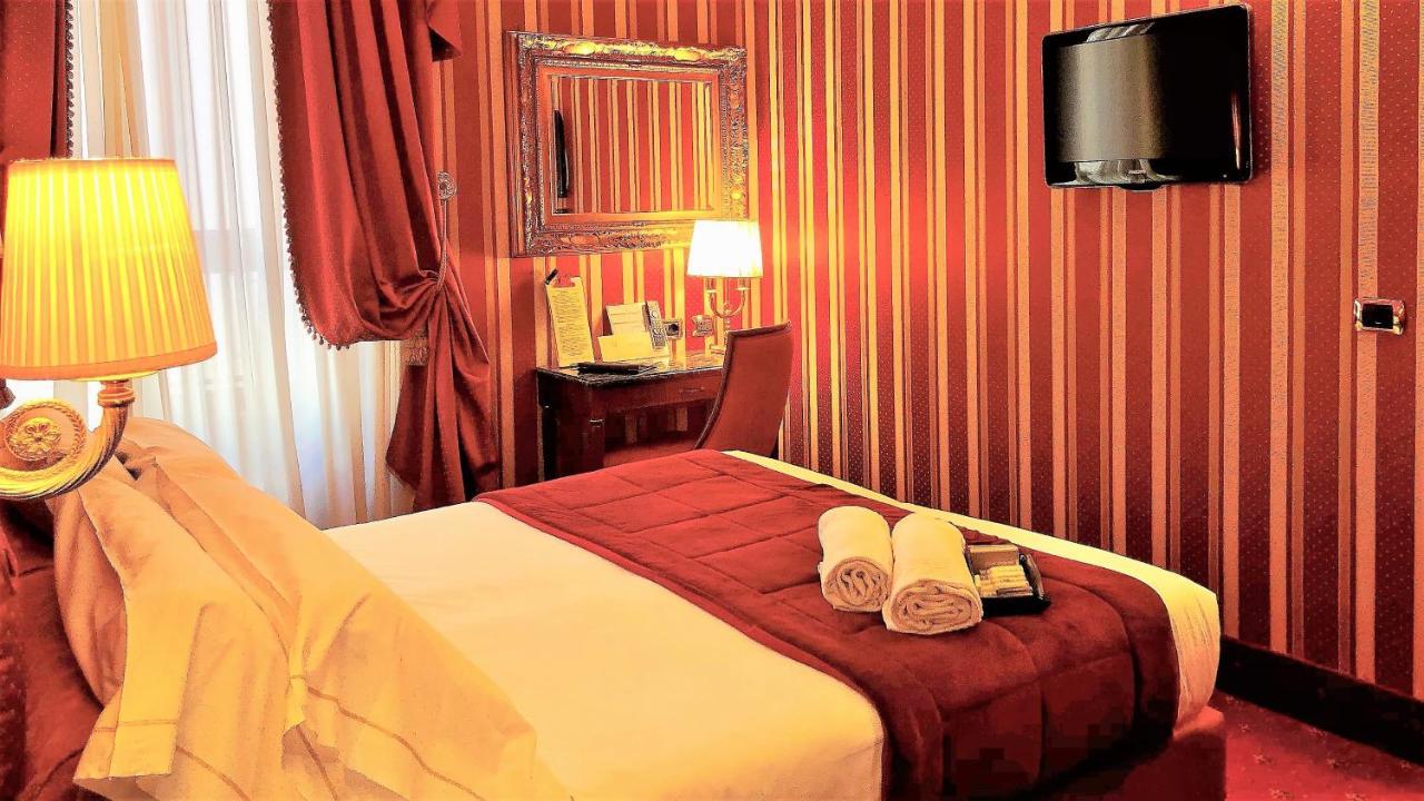 Hotel Manfredi Suite In Рим Екстериор снимка