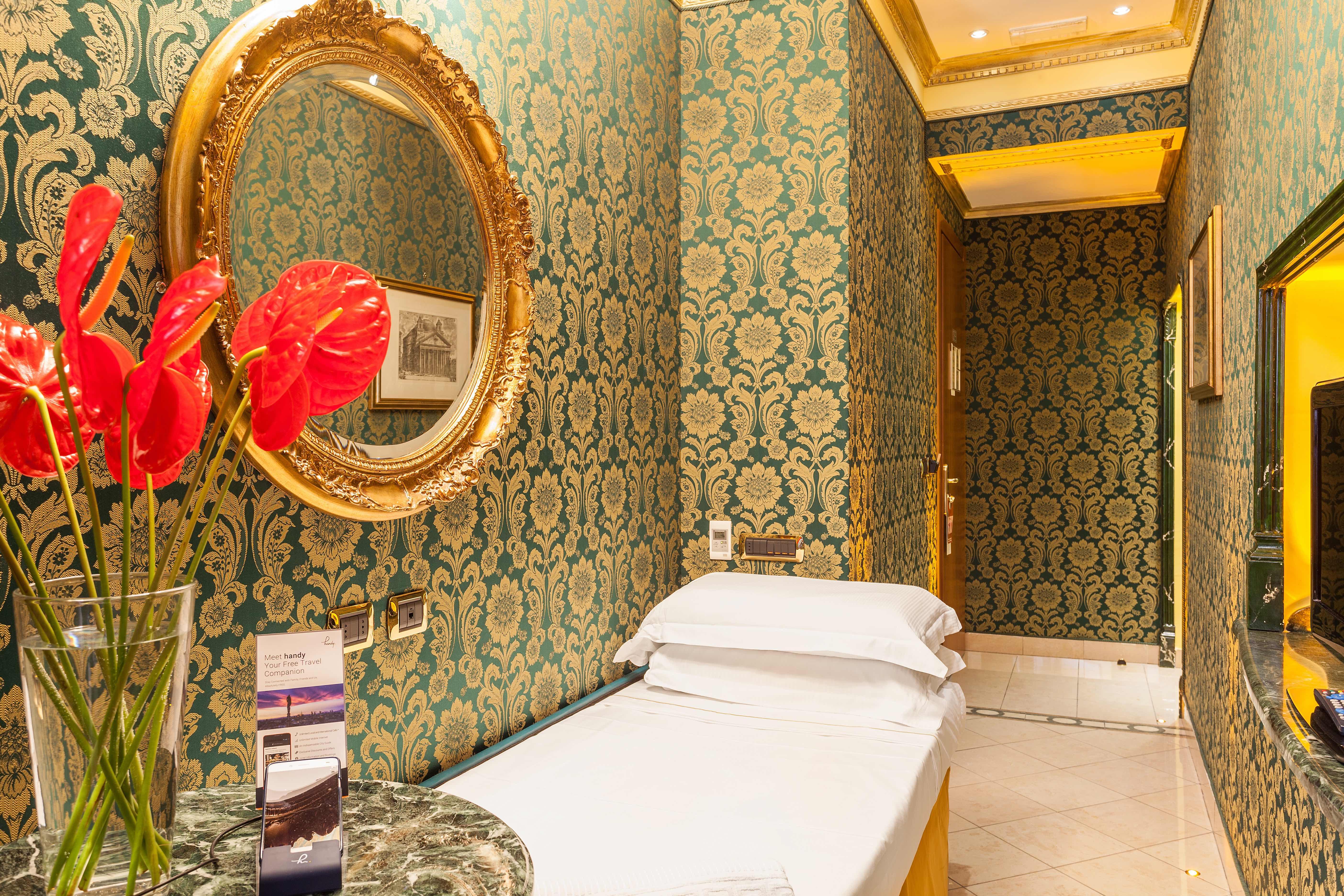 Hotel Manfredi Suite In Рим Екстериор снимка