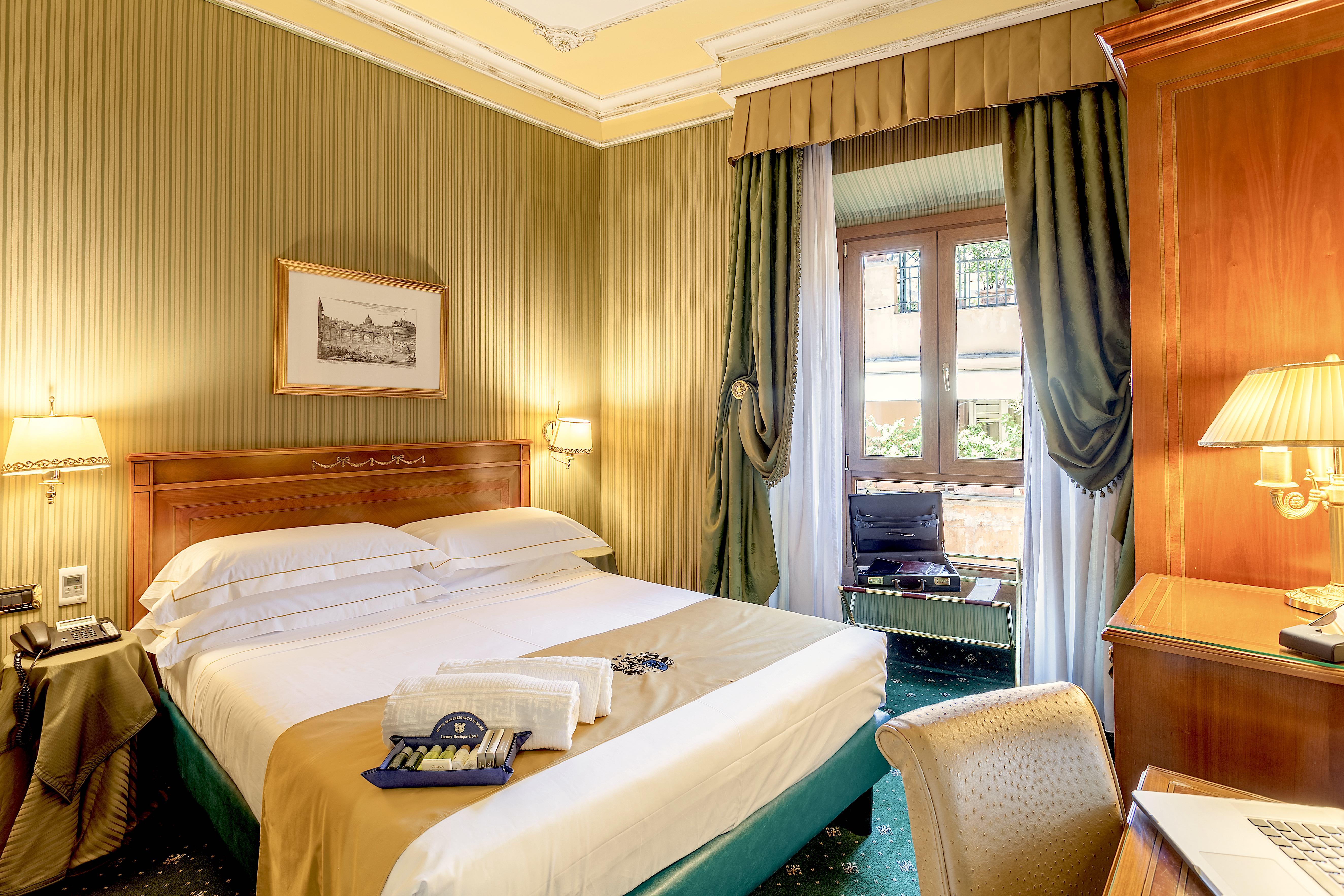 Hotel Manfredi Suite In Рим Екстериор снимка