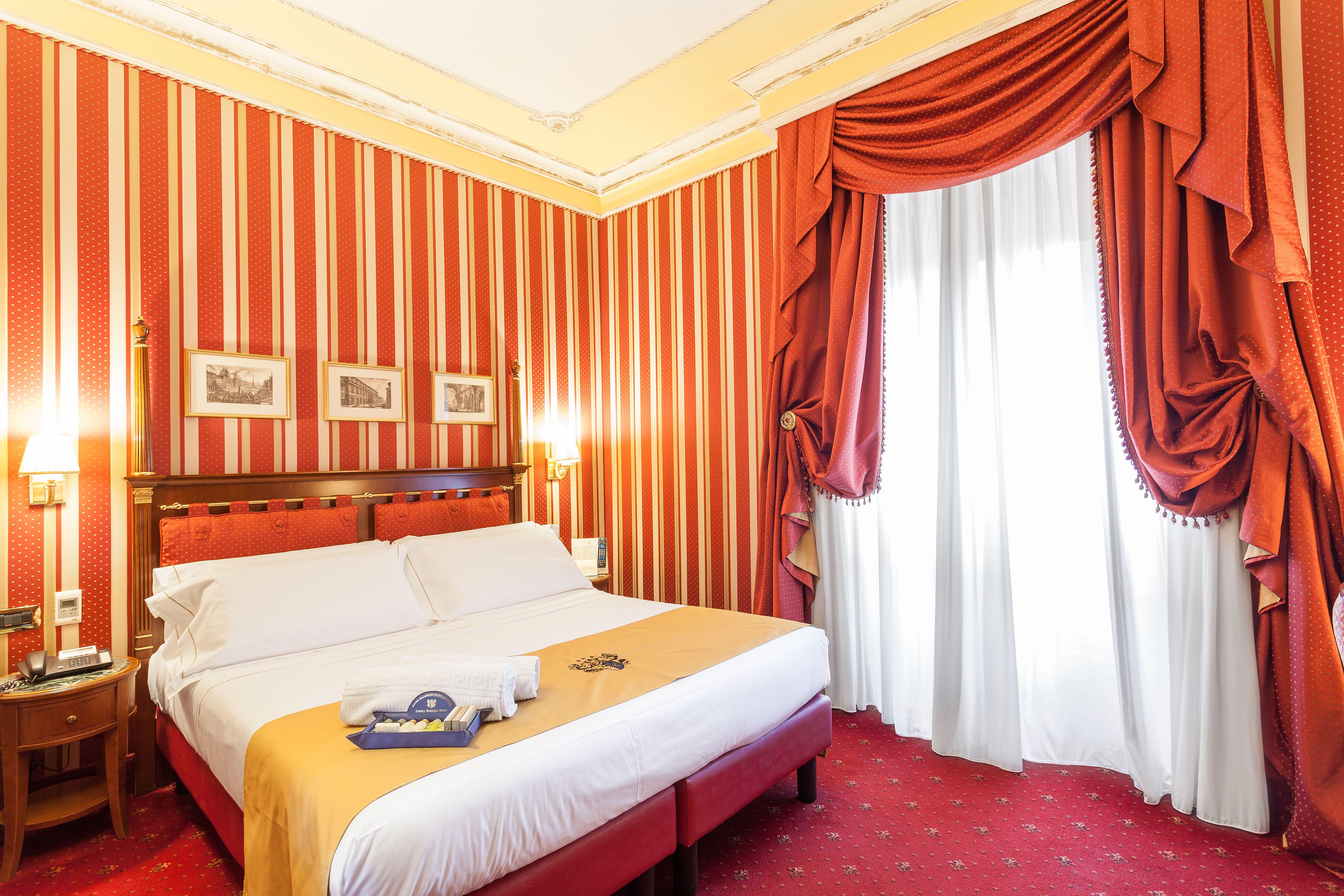 Hotel Manfredi Suite In Рим Екстериор снимка