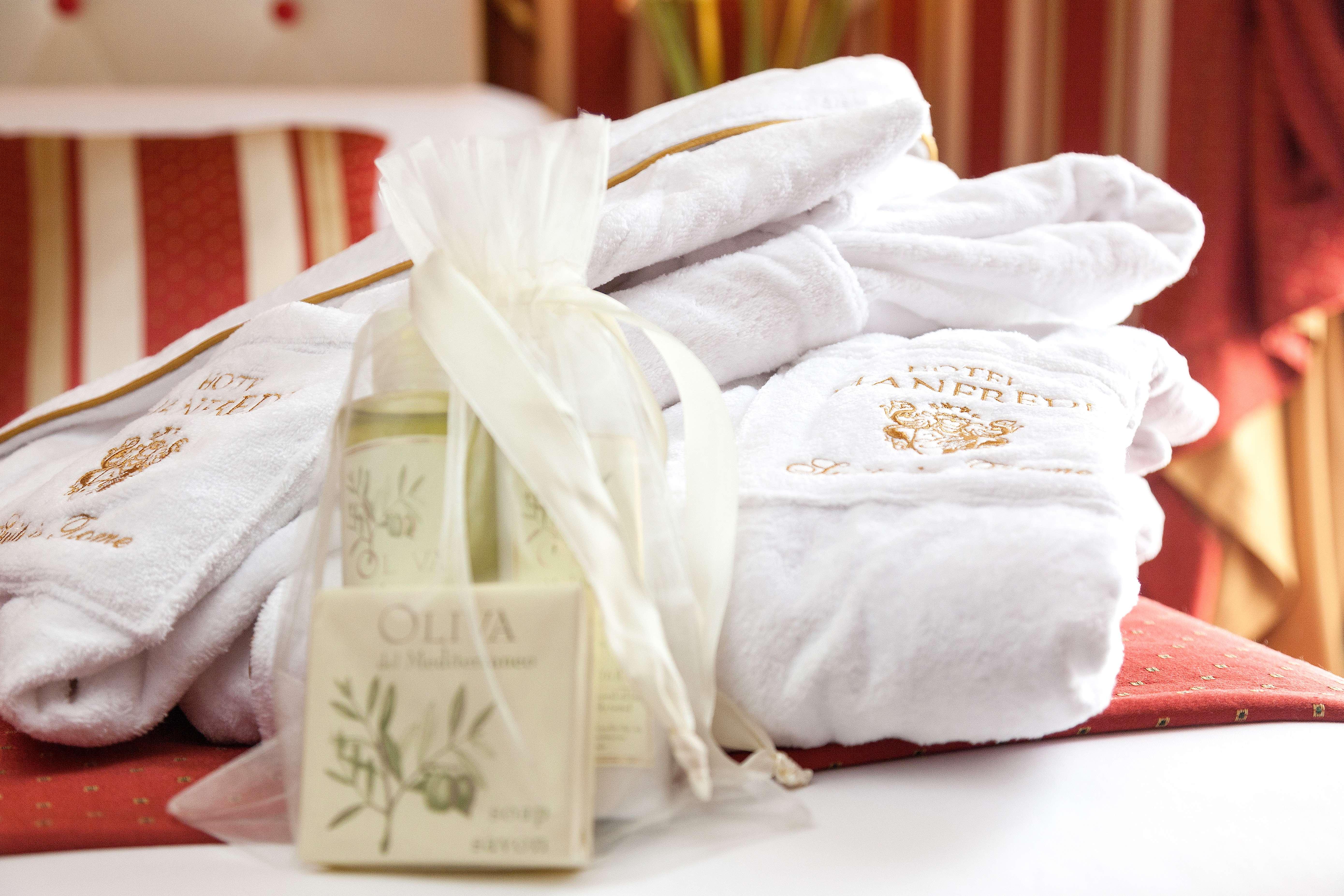 Hotel Manfredi Suite In Рим Екстериор снимка