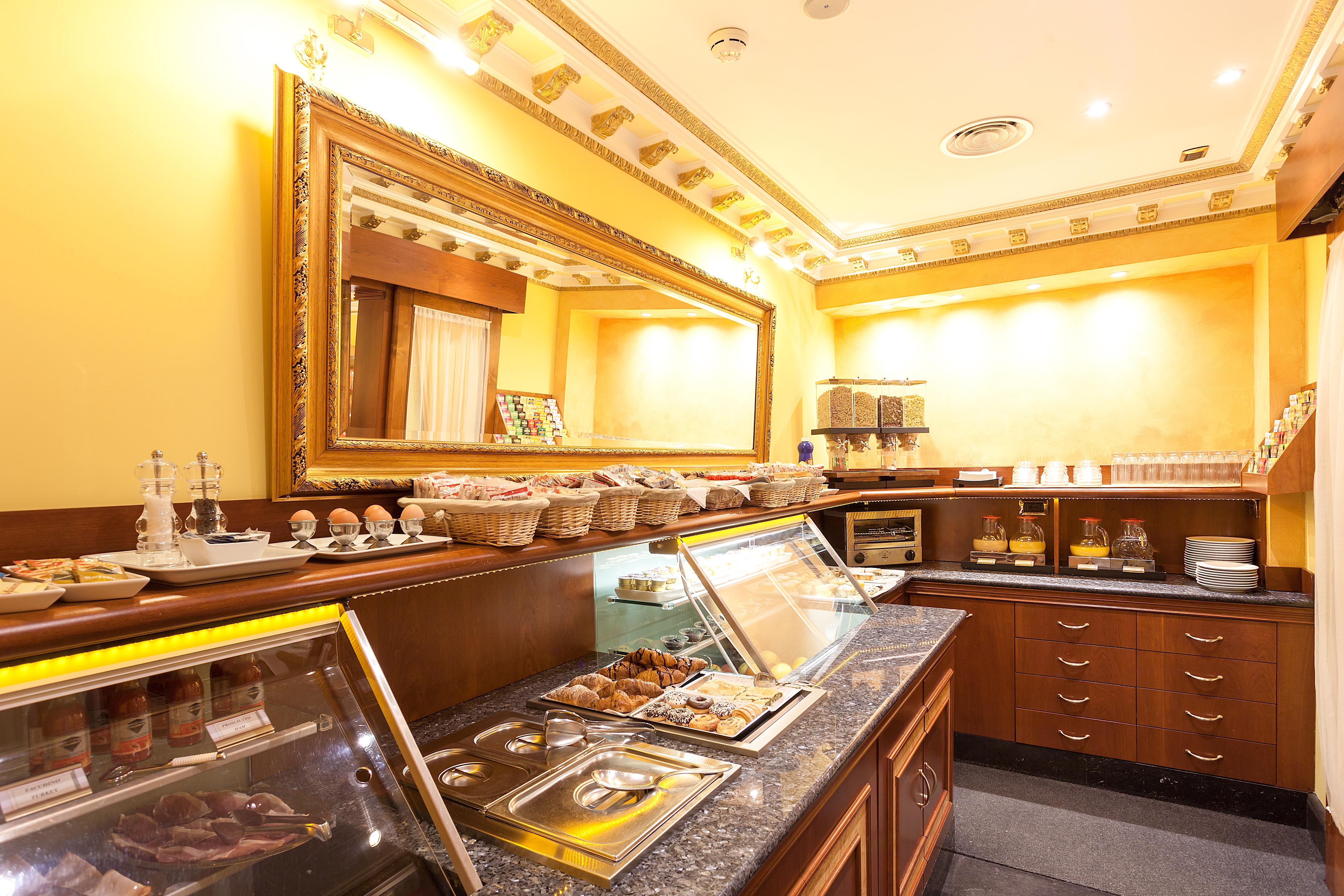 Hotel Manfredi Suite In Рим Екстериор снимка