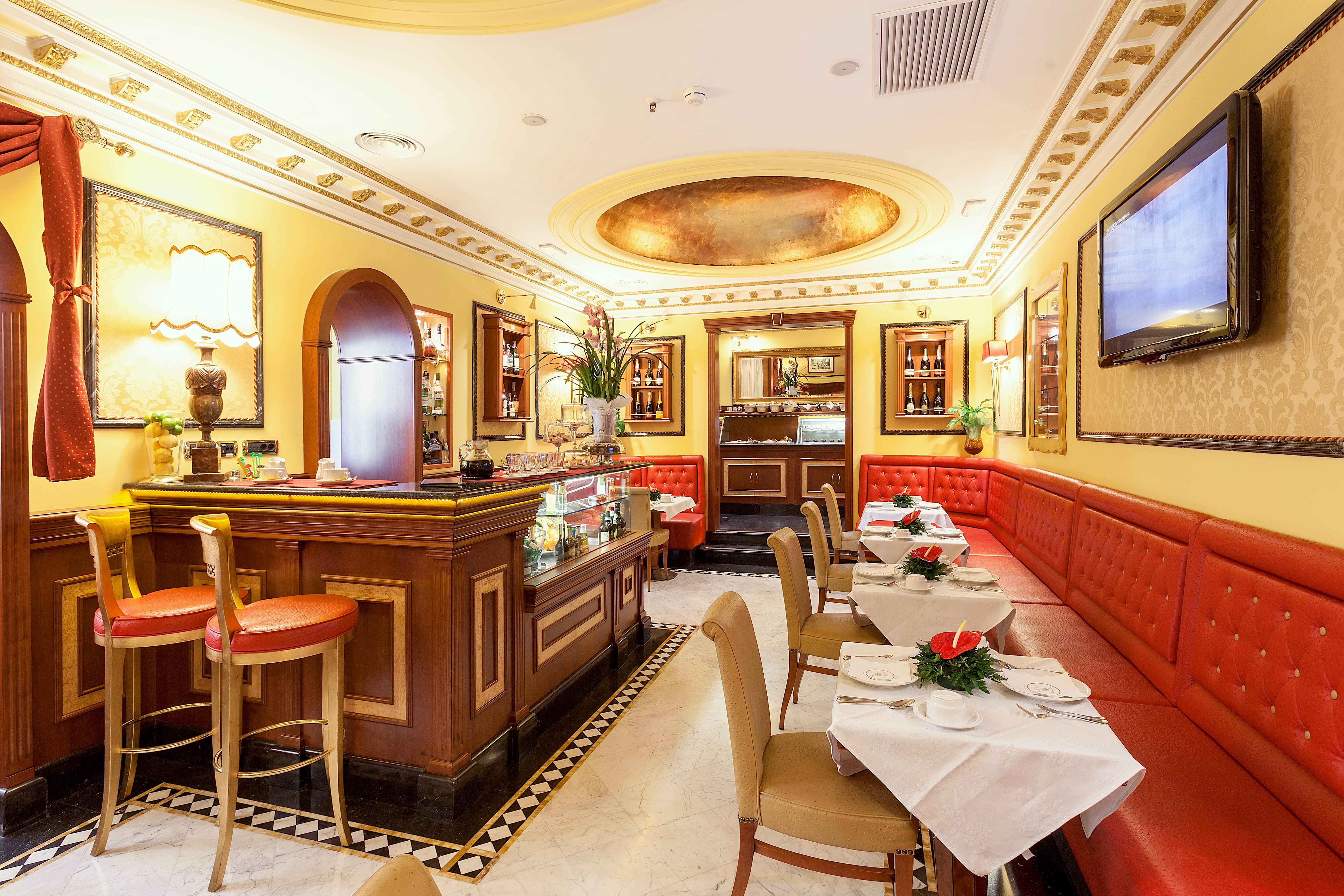 Hotel Manfredi Suite In Рим Екстериор снимка
