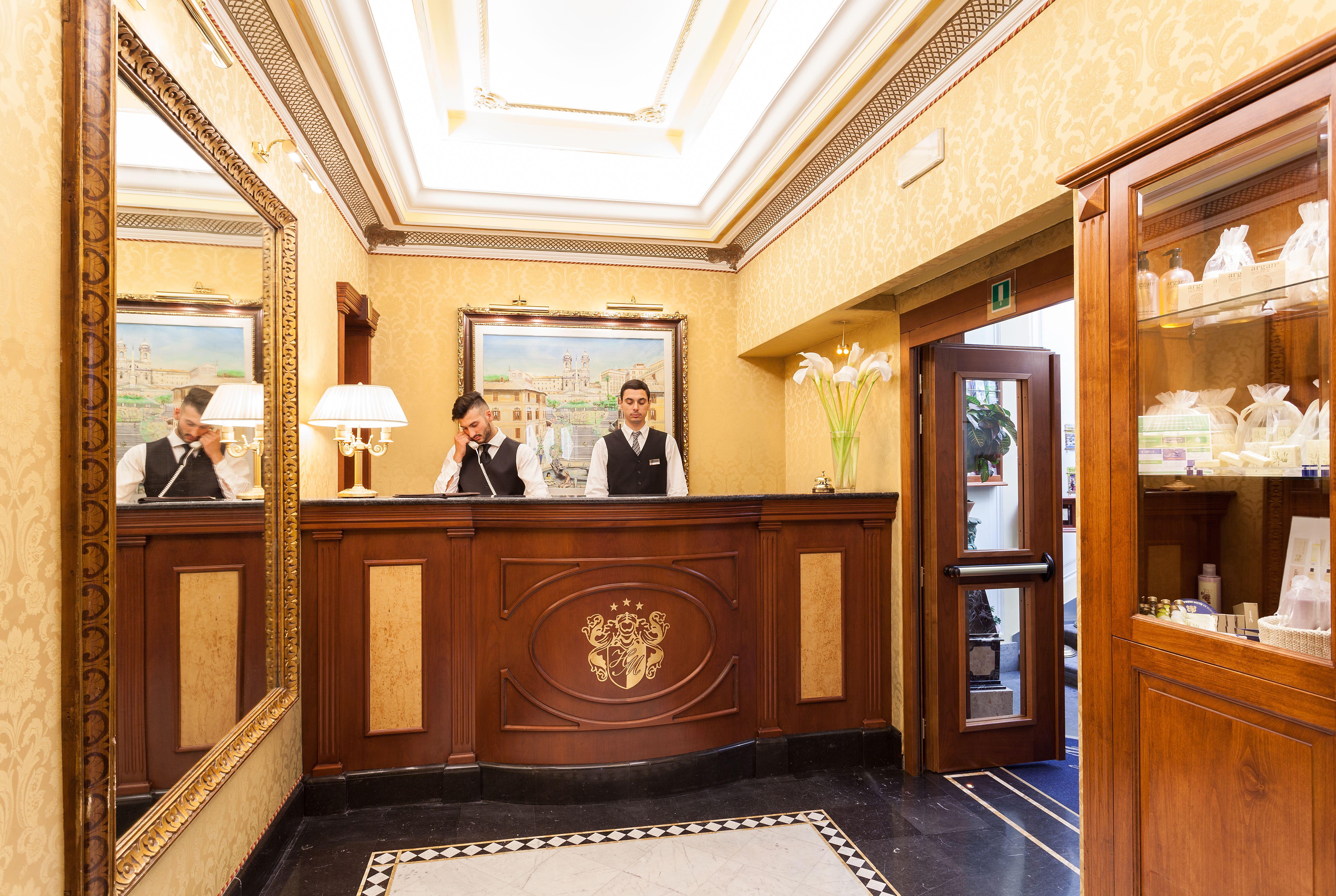 Hotel Manfredi Suite In Рим Екстериор снимка