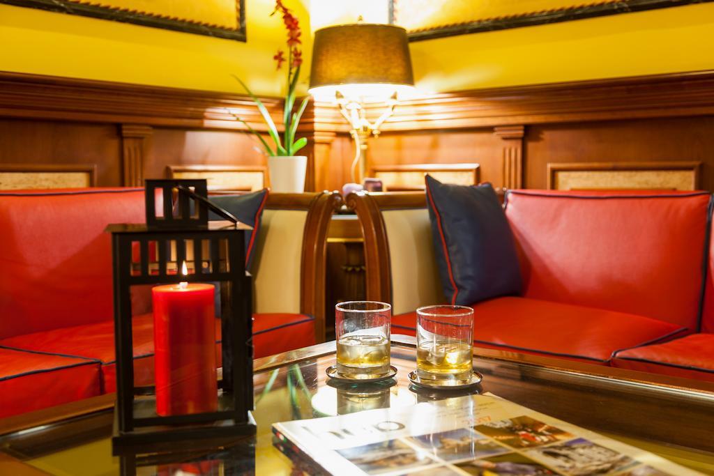 Hotel Manfredi Suite In Рим Екстериор снимка